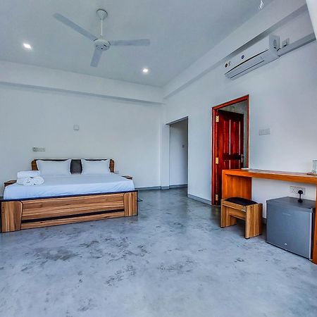 Zodiak Hotel Тангале Екстериор снимка