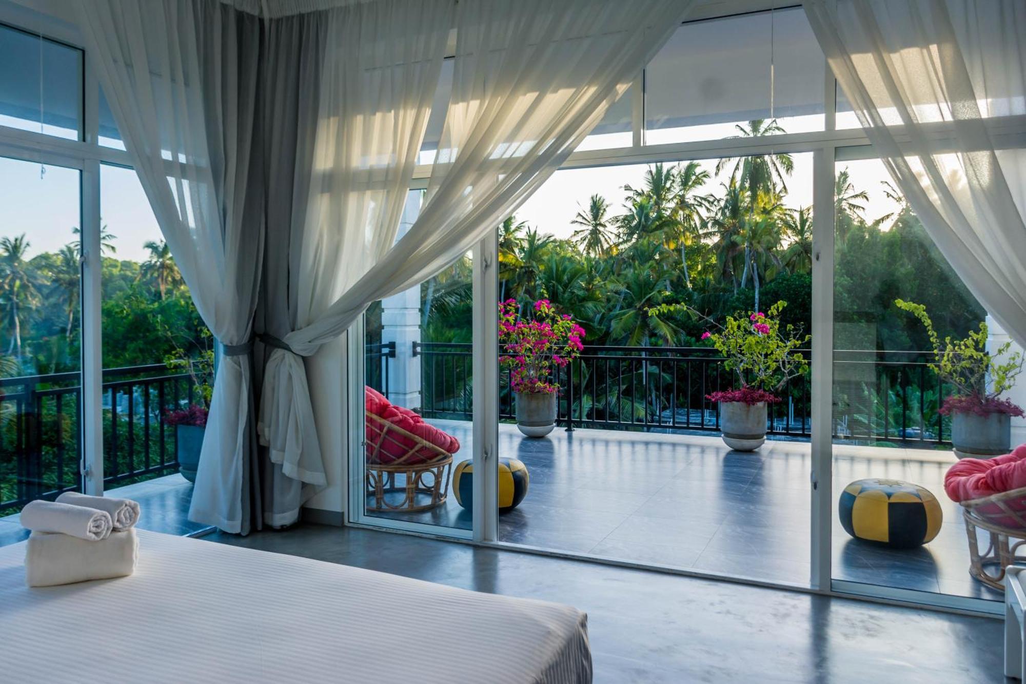 Zodiak Hotel Тангале Екстериор снимка