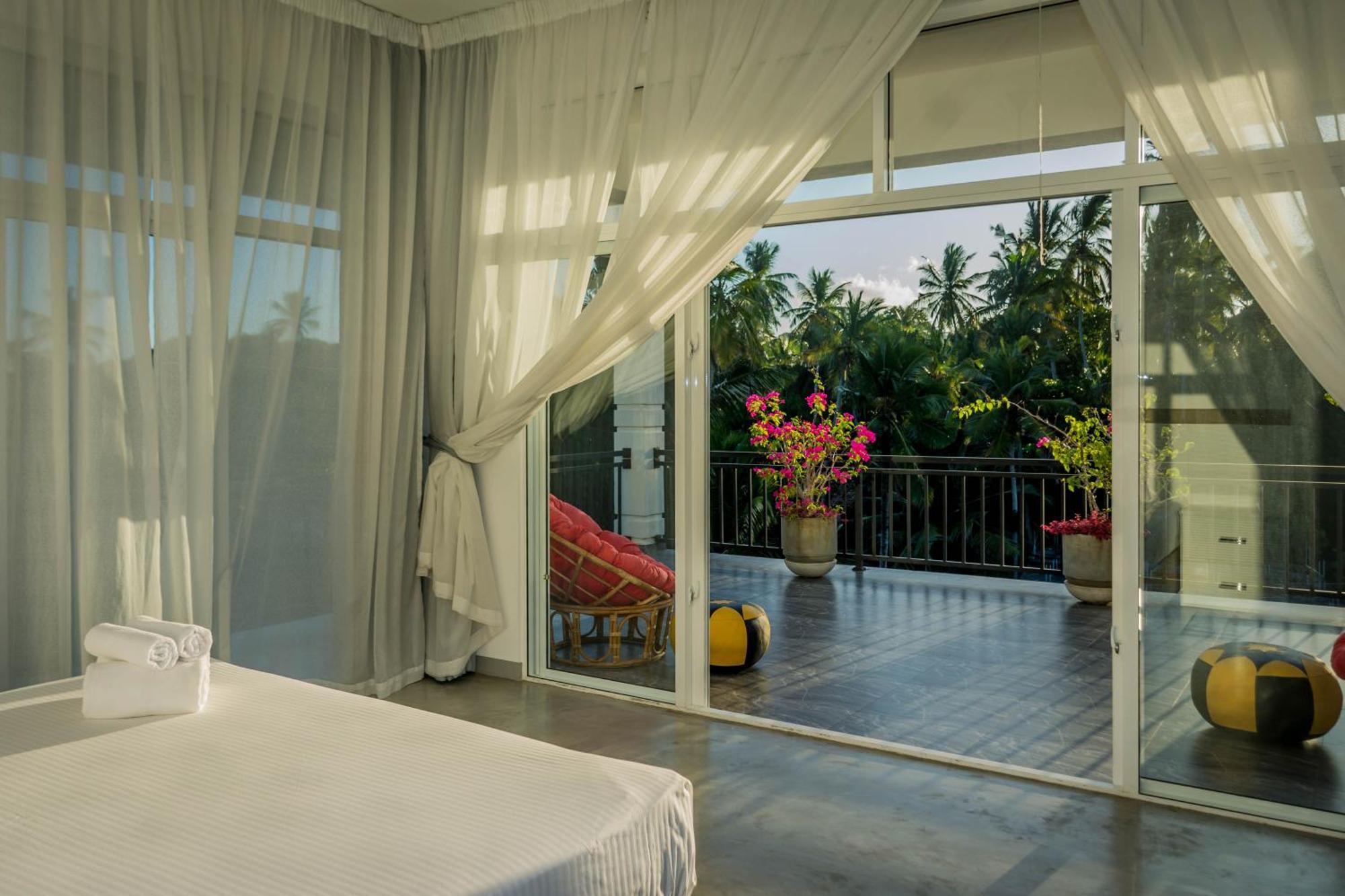 Zodiak Hotel Тангале Екстериор снимка