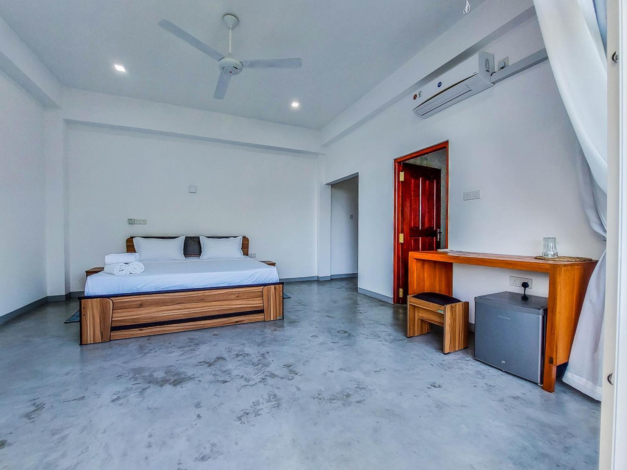 Zodiak Hotel Тангале Екстериор снимка